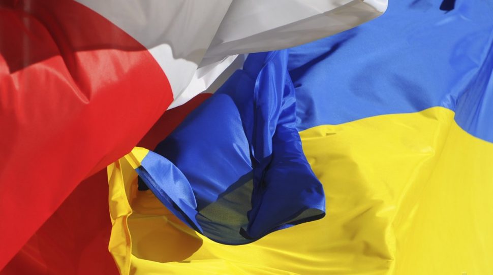 cuprwarszawa's tweet photo. 🇵🇱📊 Polacy coraz bardziej krytyczni wobec Ukrainy. 59% popiera odebranie orderu Zełenskiemu , 60% przeciw wspieraniu akcesji do UE , 52% nie chce uchodźców . Polacy mówią DOŚĆ. #Polska #Ukraina #Sondaż #Nawrocki #UE https://t.co/cZqgS0c4IO