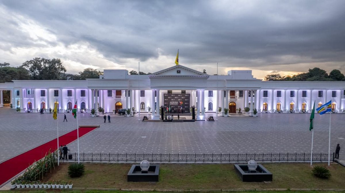 bungomaduke's tweet photo. State House Nairobi. Ruto naye ako na taste walai. This is beautiful to say the least. https://t.co/5Zci8M7l7u