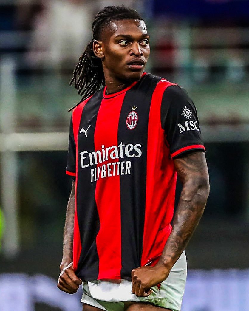 allfootb_update's tweet photo. 🚨🚨 𝐁𝐑𝐄𝐀𝐊𝐈𝐍𝐆 🚨🚨

Milan want €50m for Rafael Leão (27). They are rigid and fixed on this request, reports @SkySport. 💰

@eurofootcom https://t.co/PgklJOyIUK