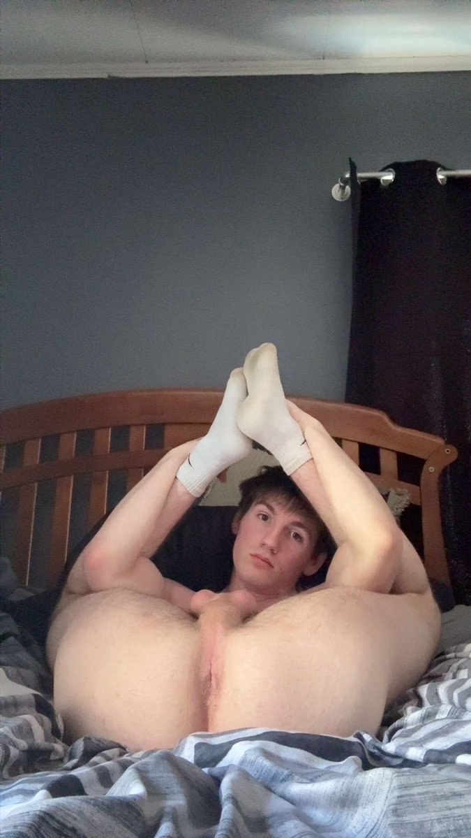 gooncorebro's tweet photo. Dillon submitting spread musky hole just how master likes to show the boys 😈

#gay #hole #feet #sub #gooner #goon #goonfuel #pornboy  #rt #goonallday #lick #sniff #huff #fullnelson #chudai #nsfw #twink https://t.co/qQFXTEgwHo
