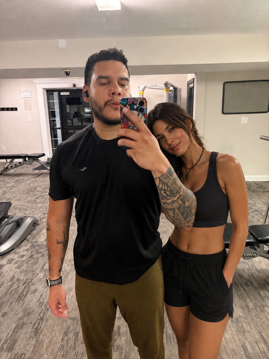ReznovOD's tweet photo. H.E.R era predicción https://t.co/9TmFEOeEKA