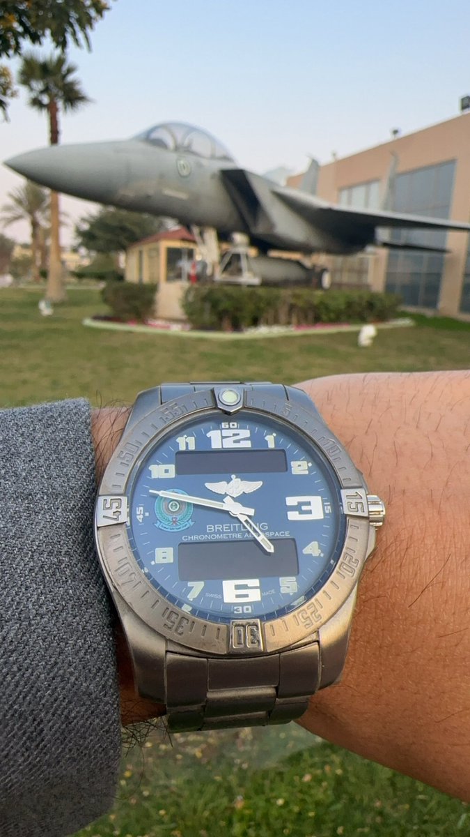 ramiph8's tweet photo. @World_watchs اصدار خاص بشعار القوات الجوية الملكية السعودية وليست العادية. https://t.co/Smwm3z2v1H