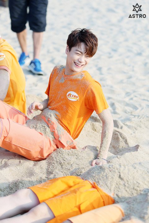 MOONBIN_CH126's tweet photo. 160729

아스트로 2nd Mini Album
뮤직비디오 촬영 현장 비하인드
archive · ASTRO Official

#N년전오늘의문빈 #문빈 #MOONBIN
#StillWithMoonbin #CH126 https://t.co/m8GgAliEfj