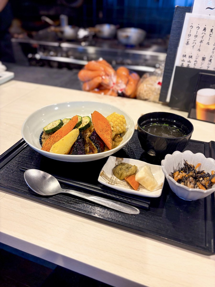 ketarou14's tweet photo. 7月の肉の日も、浜田山の肉割烹 心さんへ！
『豚と梅のスパイスカレー』(1,400円税込)は、豚肉のコクうまさと酸味控えめの梅によるフルーティーさにスプーンが止まらない！

スパイスも効いたカレーは、夏を乗り切るパワーをくれた一皿でした🍛
#グルメ #肉の日 #グルメライター https://t.co/txh7mcOAA8
