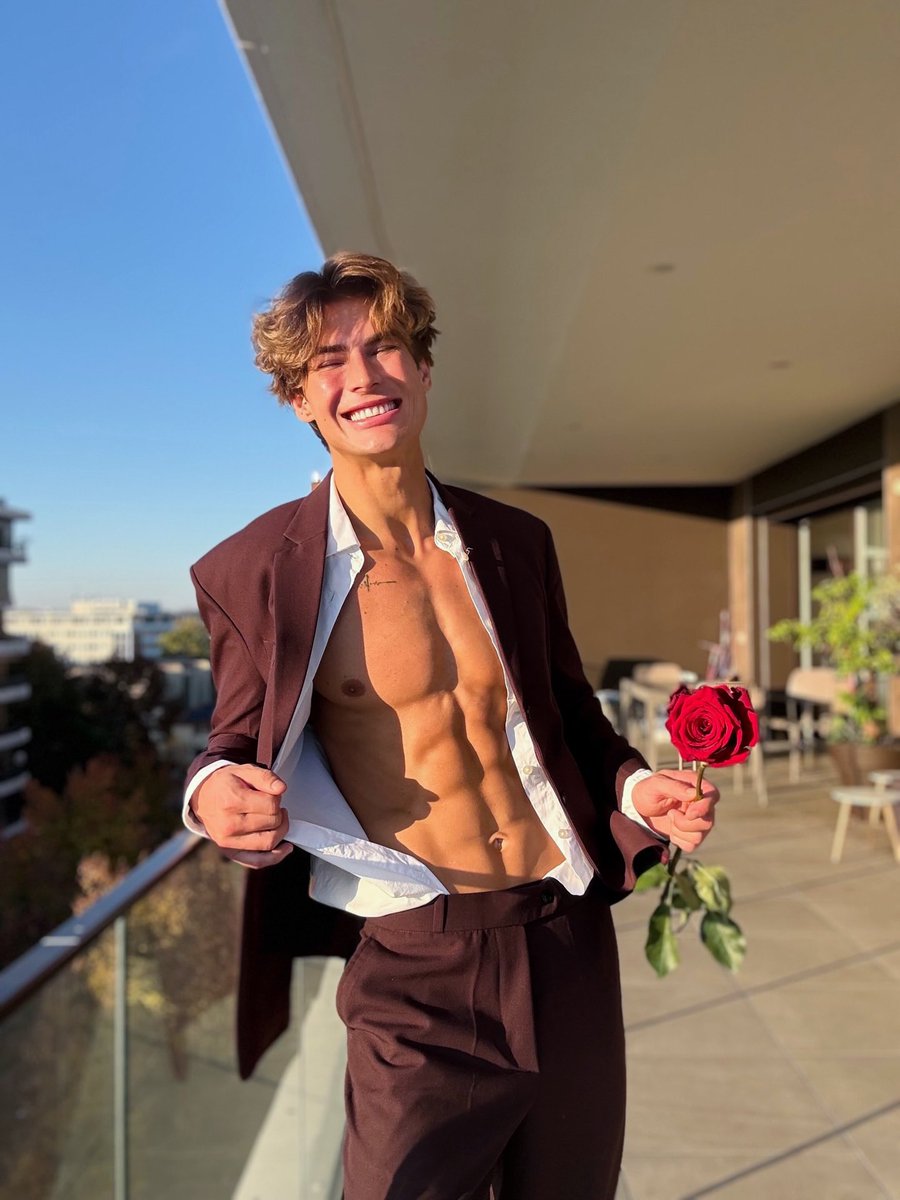 melvinmyhrex's tweet photo. Yes, no, maybe? 💌 https://t.co/7buZaGJORs