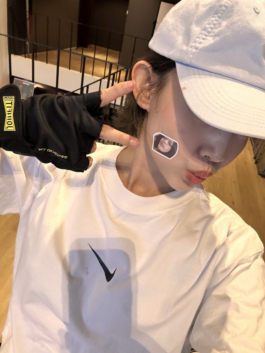 SreynichS70009's tweet photo. https://t.co/XbhZCv4Upg