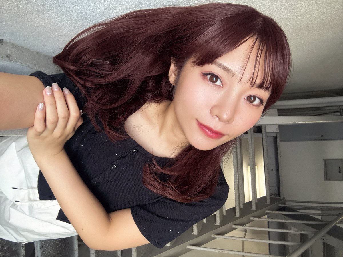 _YURiKA29_'s tweet photo. 久々に赤入れました🍎
みんな今日もお疲れさま！！！ https://t.co/ls8nci3c3k