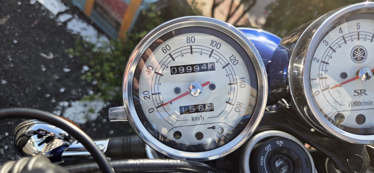 M_kar_SR's tweet photo. 今日いい天気いい気温でバイク日和でした！！！！！もうちょっとで9999km https://t.co/IMit72CUzf