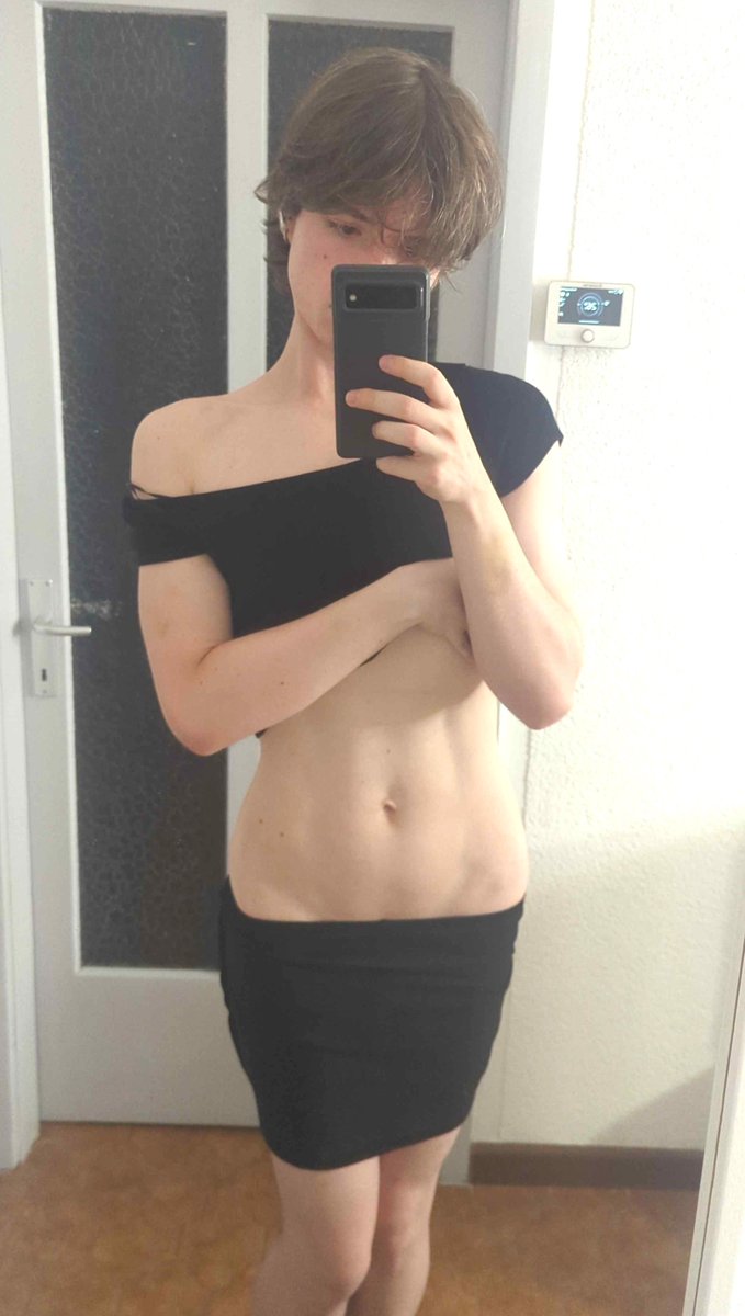 femboykaworu tweet media