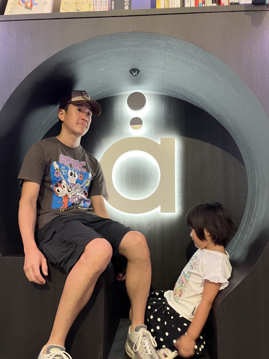 gin_3papa's tweet photo. 今日は神戸にある「atoa」さんへ遊びに行ってきた😄

大人も子どもも楽しめる新感覚の体験水族館で楽しかった☺️

娘はペンギンとゾウガメがお好きみたいです😊

お盆は親子でどこに行こうかな。
#atoa
#水族館
#子育て https://t.co/OOmDN6Q0qg