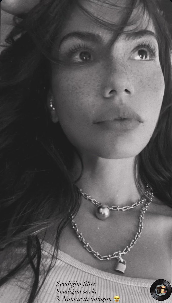 Demet4Ever's tweet photo. love you more 💗 #DemetÖzdemir https://t.co/INXlNlQXBb