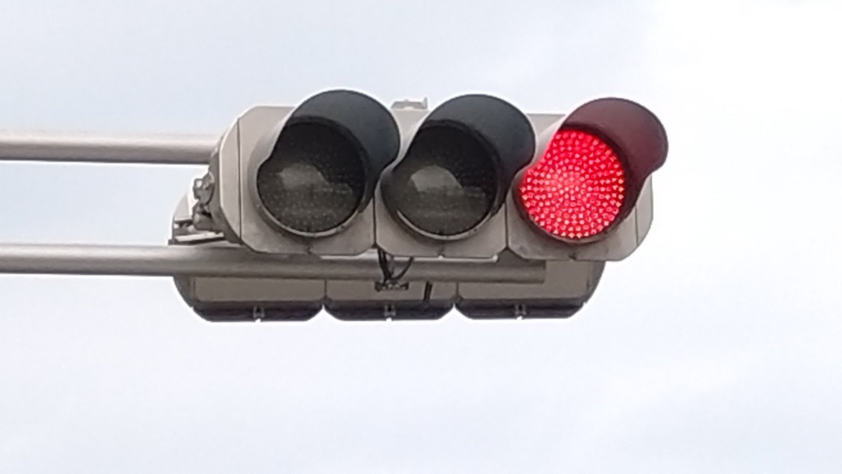 信号機 ユニット換装された(と思われる)京三セパLED 六角LEDと京三セパ