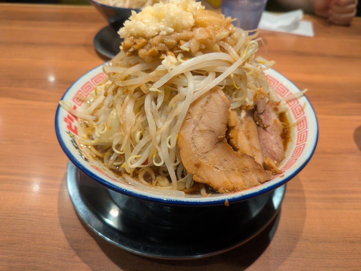 oretatinosendai's tweet photo. この時間に長男とビリーやっつけに来た
知ってるさ、厳しい闘いになると分かっていながら
それでもこの疲れた身体にエナジーを入れたくて
ファイッ！ #ベガサポラーメン部 https://t.co/TiFGR0ftMA