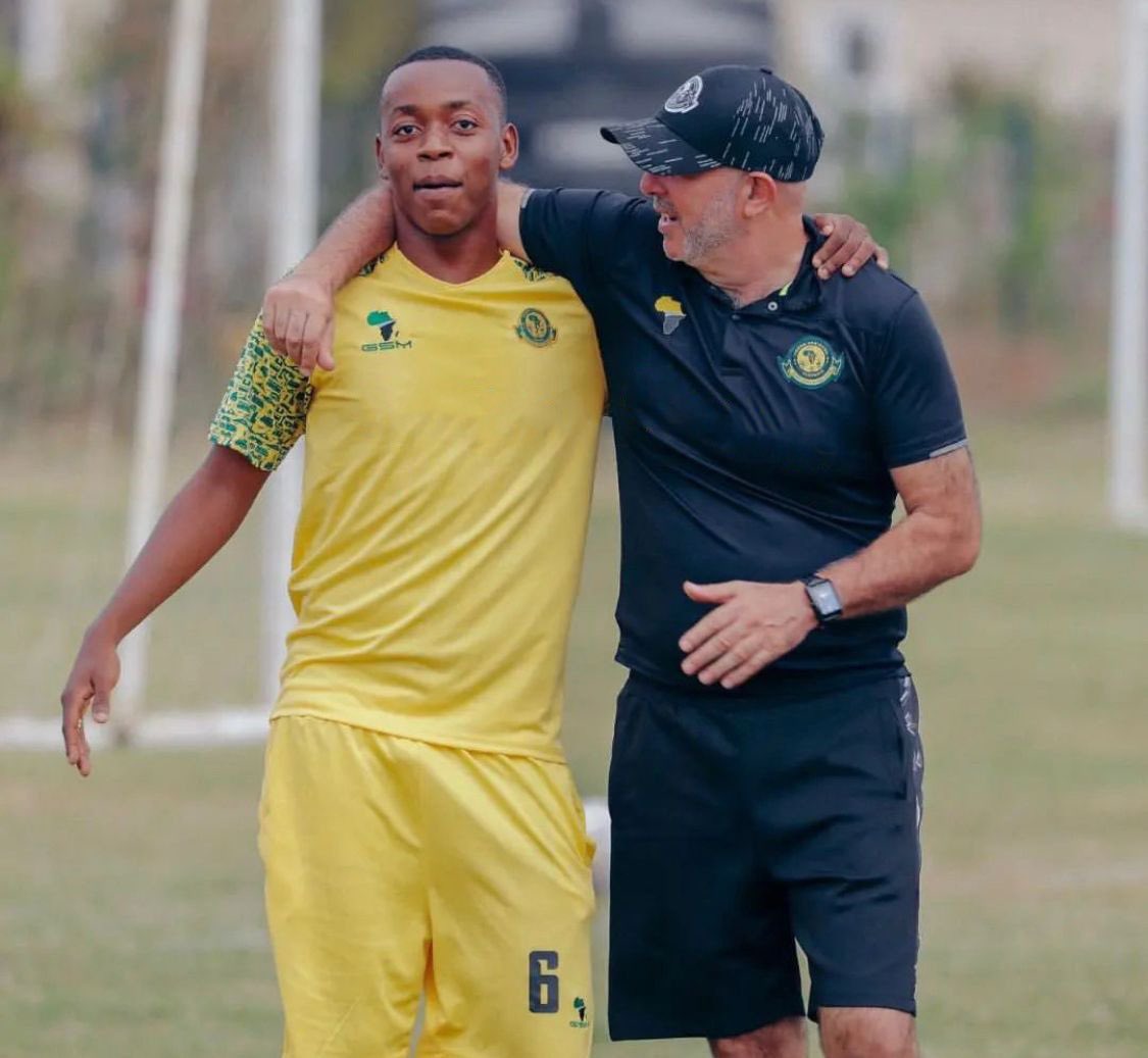 anuskills3's tweet photo. Kijana wetu Mwenyewe Welcome Back Nyumbani kwa Mabingwa.!!💛💚 https://t.co/lt7pOiZ8uY