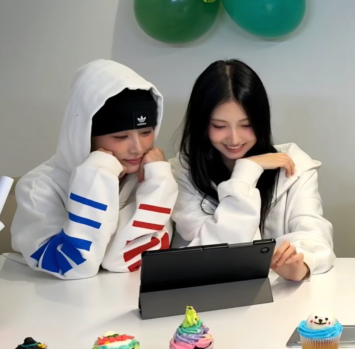 ozini9's tweet photo. #코이즈 🫂💕 https://t.co/A3u9EmW2Wo