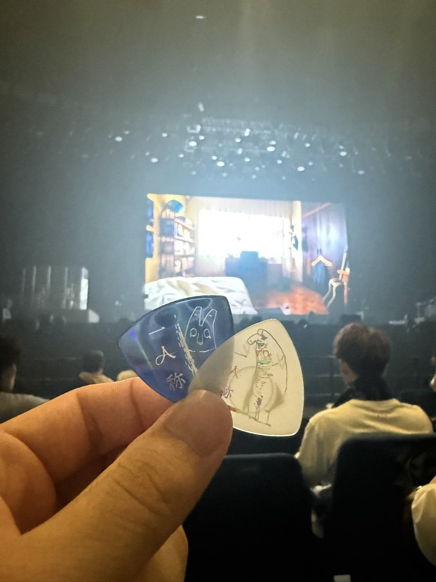 G1runoA's tweet photo. ステージ近すぎだしsuisさんニコニコしてたし最高や https://t.co/T2I59wve4J