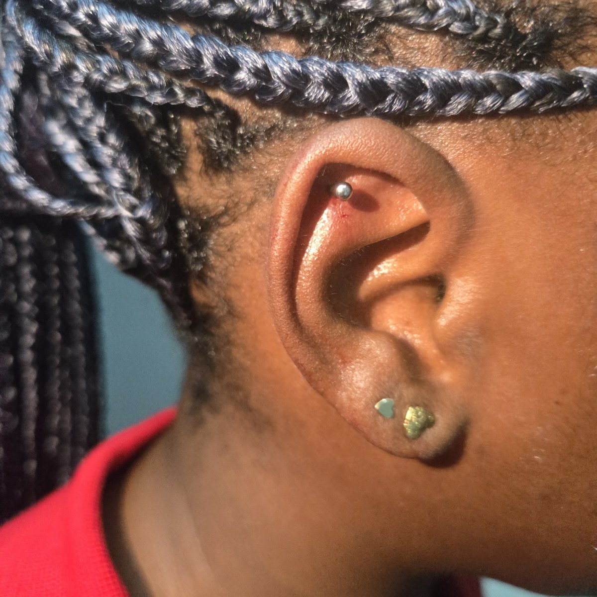 imose_ng's tweet photo. A stunning flat piercing 😍 
This could be you too! Dm to book an appointment ✨️ https://t.co/z2yTUX6r73