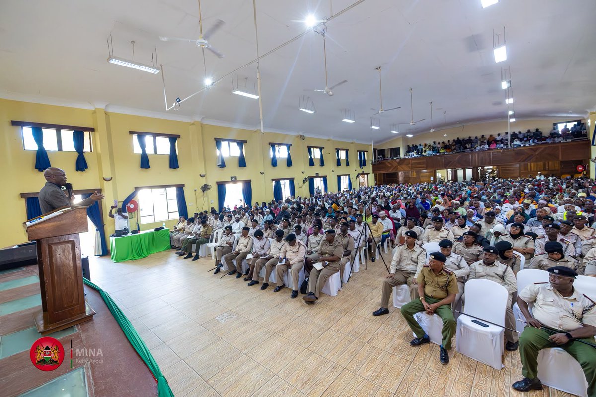 Milele_FM's tweet photo. Principal Secretary for Internal Security and National Administration Dr. Raymond Omollo, addressed National Government Administrative Officers (NGAOs) in Mombasa County, to strengthen intelligence gathering, combat criminal gangs, drug trafficking, violent extremism ...
#milele https://t.co/Phk698bxtl