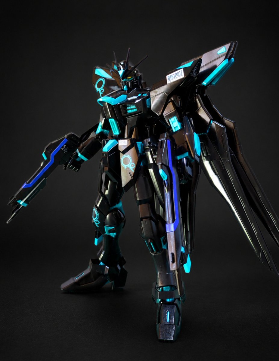 GunplaSeiji's tweet photo. #今月作ったプラモ晒そうぜ
ちょうど一ヶ月前も月末でしたねw

今月は8機。作るのに時間かかるものをいくつか見ないふりしてます。
#ガンプラ https://t.co/H1tIqhK0oZ