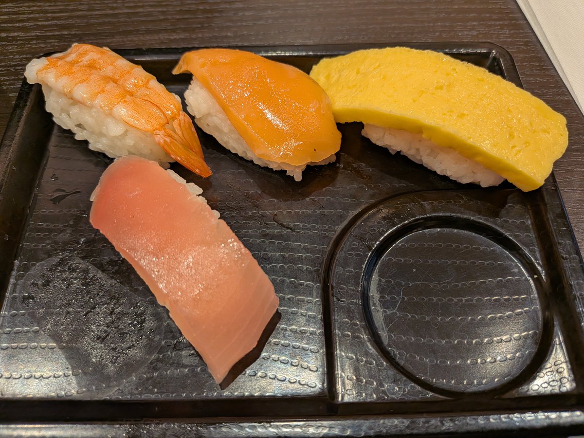 bluewell1013's tweet photo. しゃぶ葉、初体験。しゃぶしゃぶも寿司もうどんも食べたよ https://t.co/shyUfpIvoe