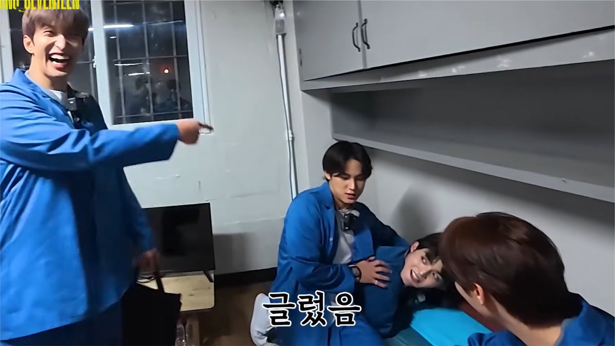 wonudupe's tweet photo. "i'll write down all of your names" 

SCOUPS FACE IS SO SCARY OHMYGOD 😭😭😭😭 https://t.co/I3n0aIDnkB