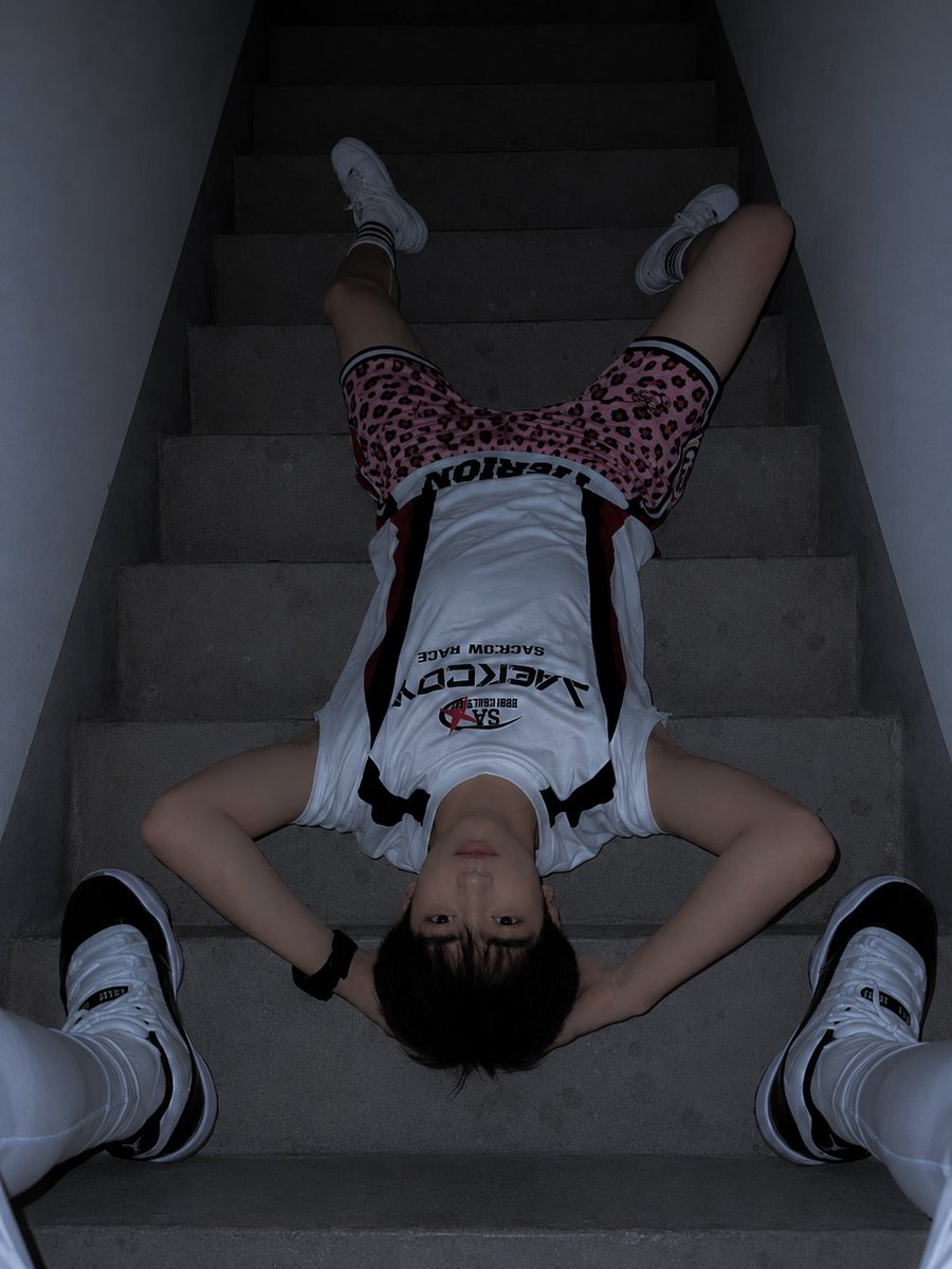 Anthony5jb's tweet photo. 老大，这样拍真的对劲吗🫠
#twink #sportytwink #asianboy #crewsocks #sneakerboy #男高 #男高中生 #白袜 https://t.co/AdlEtNvhkx