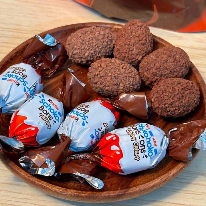 selarasds's tweet photo. PUAS BANGET SEKARANG CRISPY BALL DALAM KINDER JOY ADA VERSI SATU TOPLES NYA🥰 https://t.co/h0oIrDNSMc