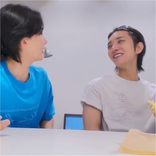 makeshuausmile's tweet photo. the look of love https://t.co/vFtgmKg4ha