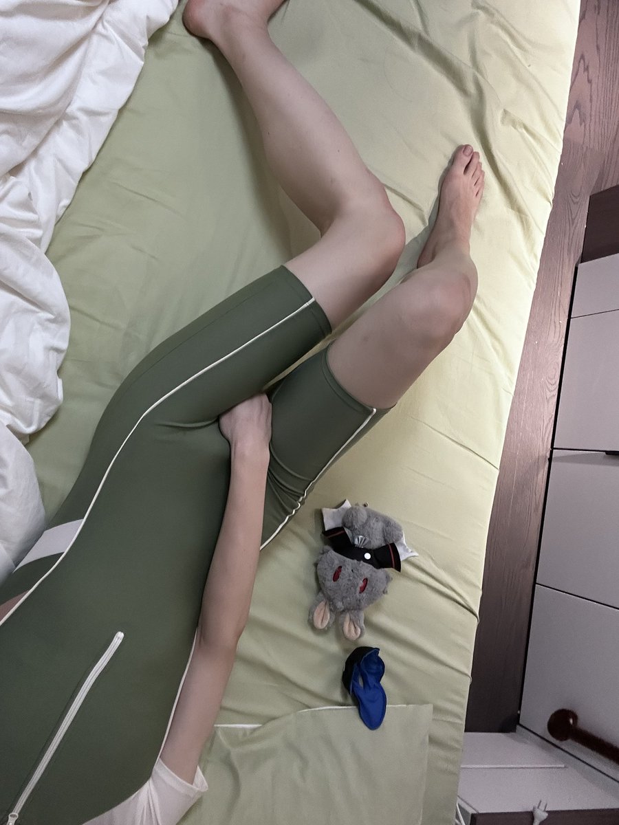 Kevi_Nya's tweet photo. 夏季特限#1（合集3/3）（注：芝��蒂蒂，她很可爱😋）#泳装 #男の娘 #裸足 https://t.co/nryaYGb0uJ