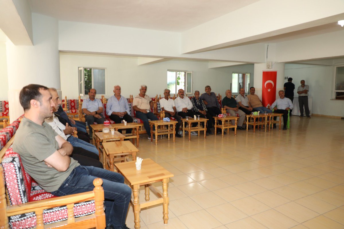 elazig_tarim's tweet photo. Palu ilçesine bağlı Beyhan Beldemizde üreticilerimize yönelik bilgilendirme toplantısı gerçekleştirildi.

Toplantıda tarımsal üretim planlaması, güncel tarımsal desteklemeler ile İl Müdürlüğümüz tarafından yürütülen proje ve çalışmalar hakkında üreticilerimize bilgi verildi. https://t.co/vWBCmJD6M4