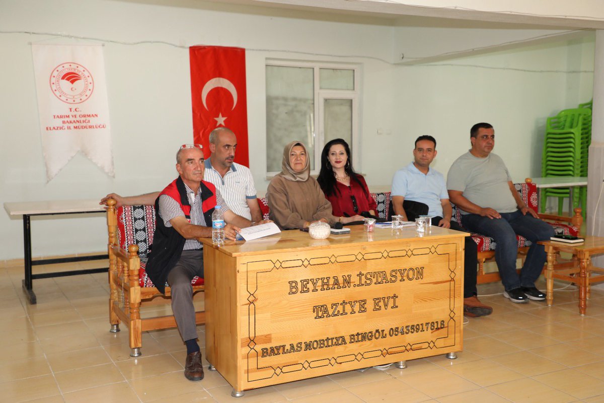 elazig_tarim's tweet photo. Palu ilçesine bağlı Beyhan Beldemizde üreticilerimize yönelik bilgilendirme toplantısı gerçekleştirildi.

Toplantıda tarımsal üretim planlaması, güncel tarımsal desteklemeler ile İl Müdürlüğümüz tarafından yürütülen proje ve çalışmalar hakkında üreticilerimize bilgi verildi. https://t.co/vWBCmJD6M4