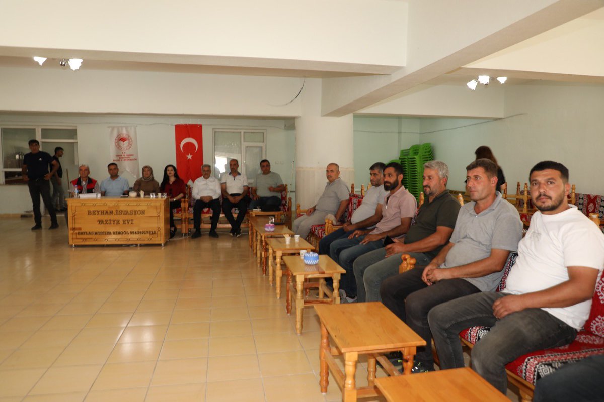 elazig_tarim's tweet photo. Palu ilçesine bağlı Beyhan Beldemizde üreticilerimize yönelik bilgilendirme toplantısı gerçekleştirildi.

Toplantıda tarımsal üretim planlaması, güncel tarımsal desteklemeler ile İl Müdürlüğümüz tarafından yürütülen proje ve çalışmalar hakkında üreticilerimize bilgi verildi. https://t.co/vWBCmJD6M4
