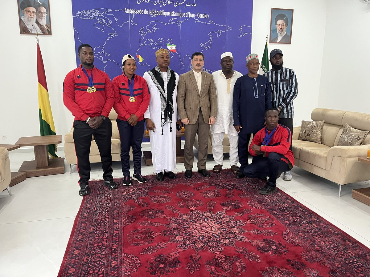 IRANinguinea's tweet photo. La rencontre des membres de la fédération guinéenne de lutte avec l'ambassadeur de la R.I Iran marque le début de leurs brillants succès. La présence d'entraîneur iraniens a renforcé les liens entre nos pays et nous espérons de nouvelles victoires pour ces champions
 #IranGuinée https://t.co/D8ynITk22i