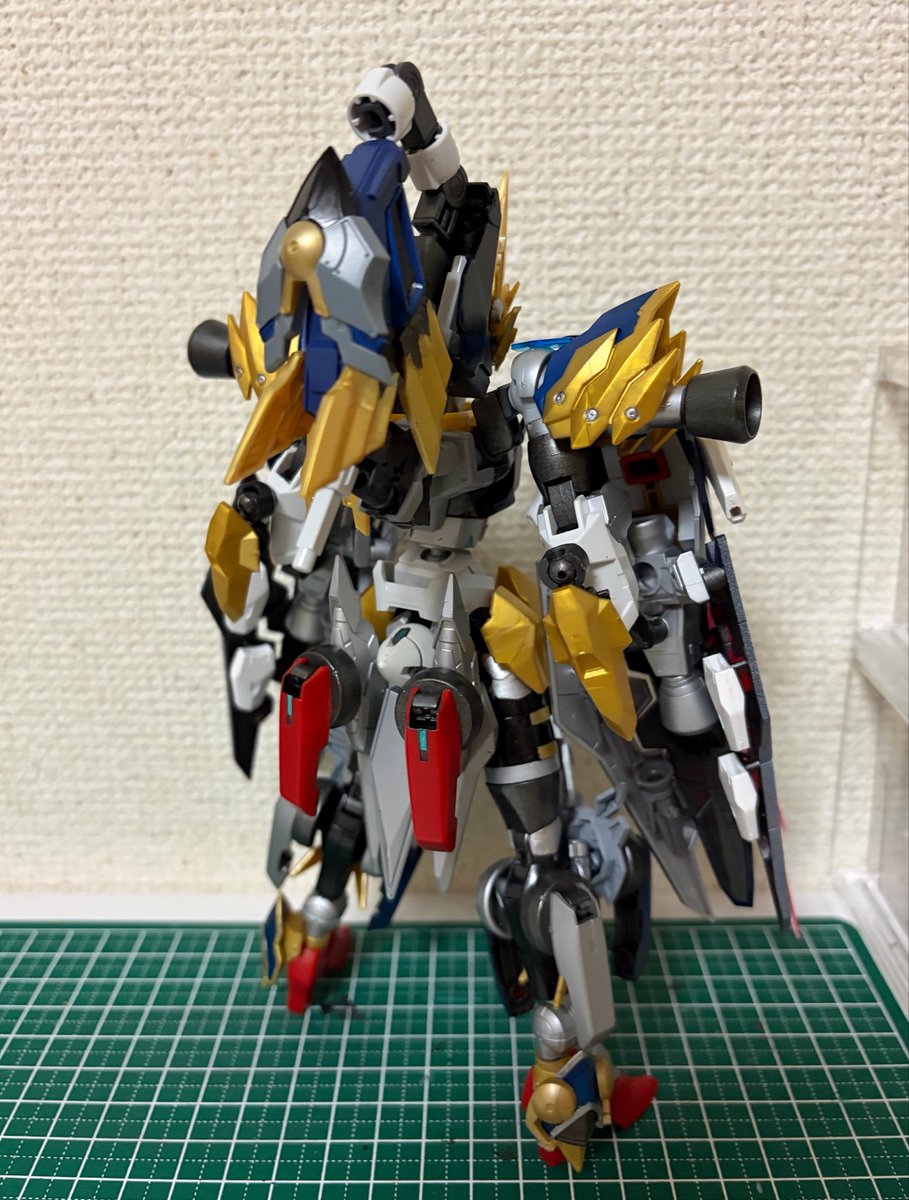 DEGAVZhdgm's tweet photo. 機体
アウェイクガンダム  ドラゴニック･ペガ。
武器
ドラゴニック･ペガソード。
必殺
残響･轟ブレイク斬り!! https://t.co/8lnmn4OcDE