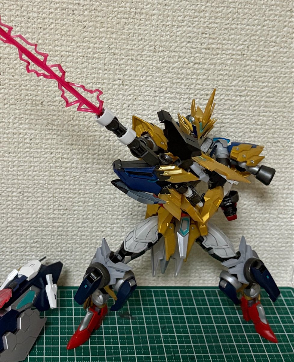 DEGAVZhdgm's tweet photo. 機体
アウェイクガンダム  ドラゴニック･ペガ。
武器
ドラゴニック･ペガソード。
必殺
残響･轟ブレイク斬り!! https://t.co/8lnmn4OcDE