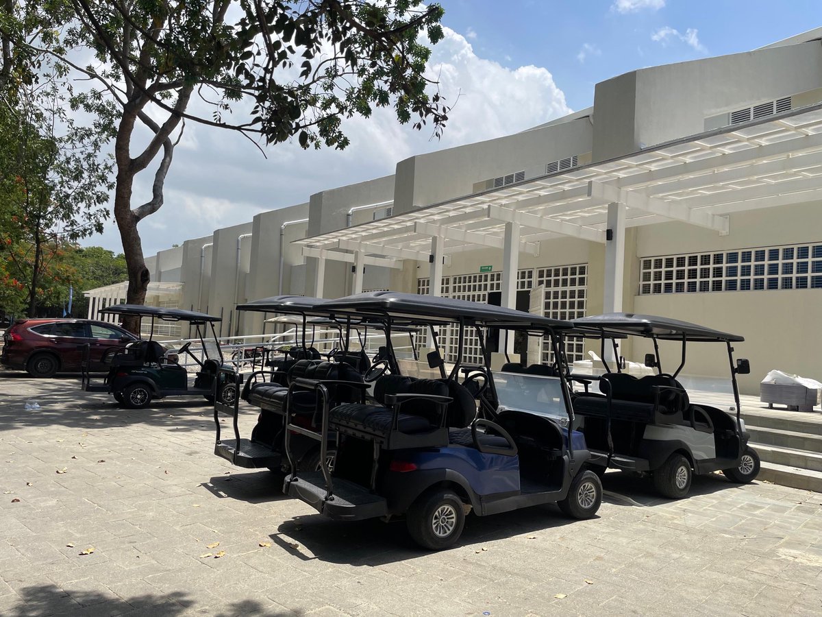 clubcar_rd's tweet photo. Mientras los atletas hacen historia en la competencia, Club Car recorre cada sede apoyando la logística que hace posible este gran encuentro deportivo. Porque las grandes experiencias también se construyen sobre ruedas. 💙
@juantomasdiazi 
@clubcar https://t.co/8Pnvav76qH