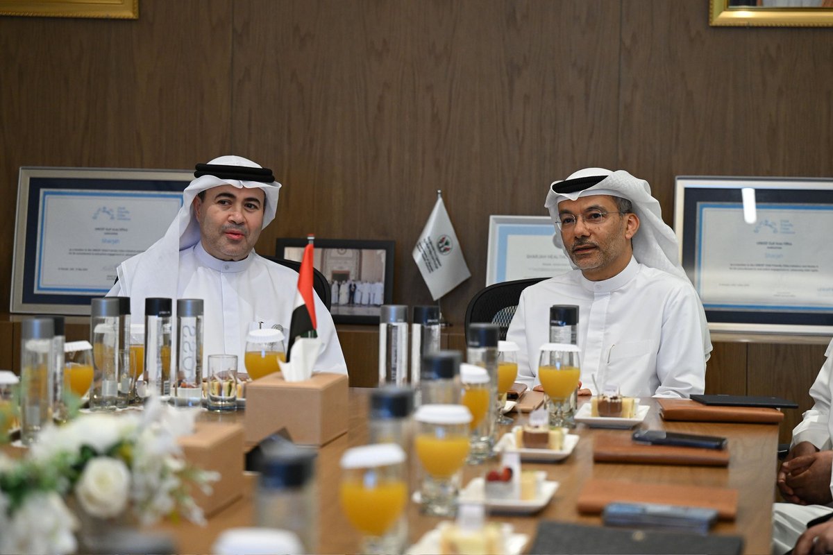 SHA_GOV's tweet photo. استقبل سعادة الدكتور عبدالعزيز المهيري، رئيس هيئة الشارقة الصحية، بحضور سعادة أمل القطري، مدير الهيئة، وفداً من هيئة الصحة في دبي برئاسة معالي الدكتور علوي الشيخ علي، مدير عام الهيئة، وعدداً من المدراء التنفيذيين. وبحث اللقاء تعزيز التعاون وتبادل الخبرات في المجالات الصحية. https://t.co/u33yT876rS