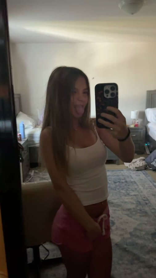 chandhlerx's tweet photo. 18f Single, wer nimmt ein paar Fotos entgegen (nicht zum Verkauf)?

nur Jungs🫦 https://t.co/Uzy31hksiG