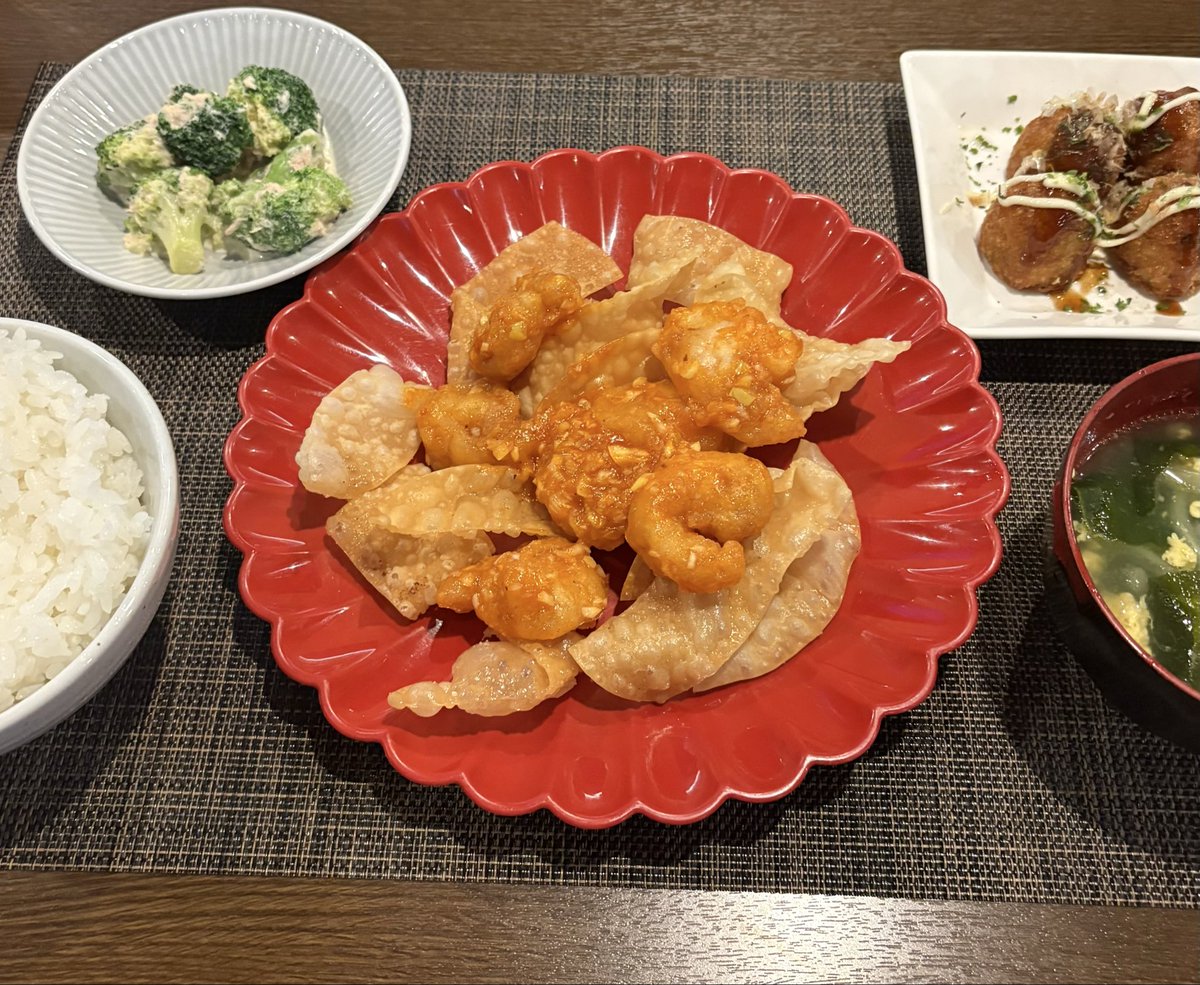 ryo892117's tweet photo. G-CODE松本
#本日のサバ飯 りまさん手作りサバ飯✨
どのメニューも好きですが、やっぱりエビチリが最高😆

ぷりぷりのエビに、サクサク食感がアクセントになっていて、とても美味しい組み合わせでした🙏

今日のアイス
ストロベリー https://t.co/JnD9Ga5su1