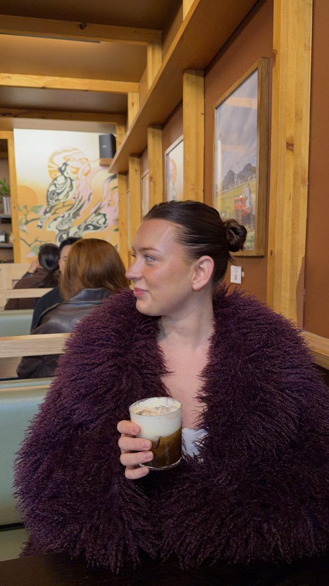 monanais's tweet photo. Getting my friend to take photos of me only to zoom into my neck and realise time is up on the other half of my thyroid 🙂🙂🙂 https://t.co/TJFV2TPMPV