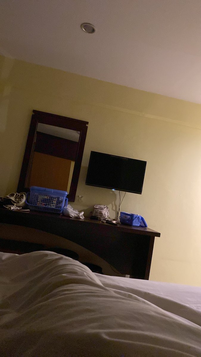 DewMaySw's tweet photo. คืนนี้นอน #บางแสน คู่ไม่แลกทักมาคุยกันหน่อยนร้าา ฝนตกๆ หรือชายเดี่ยวหน้าตาดีขาวนวดได้ 😍 https://t.co/DOnC53PcZk