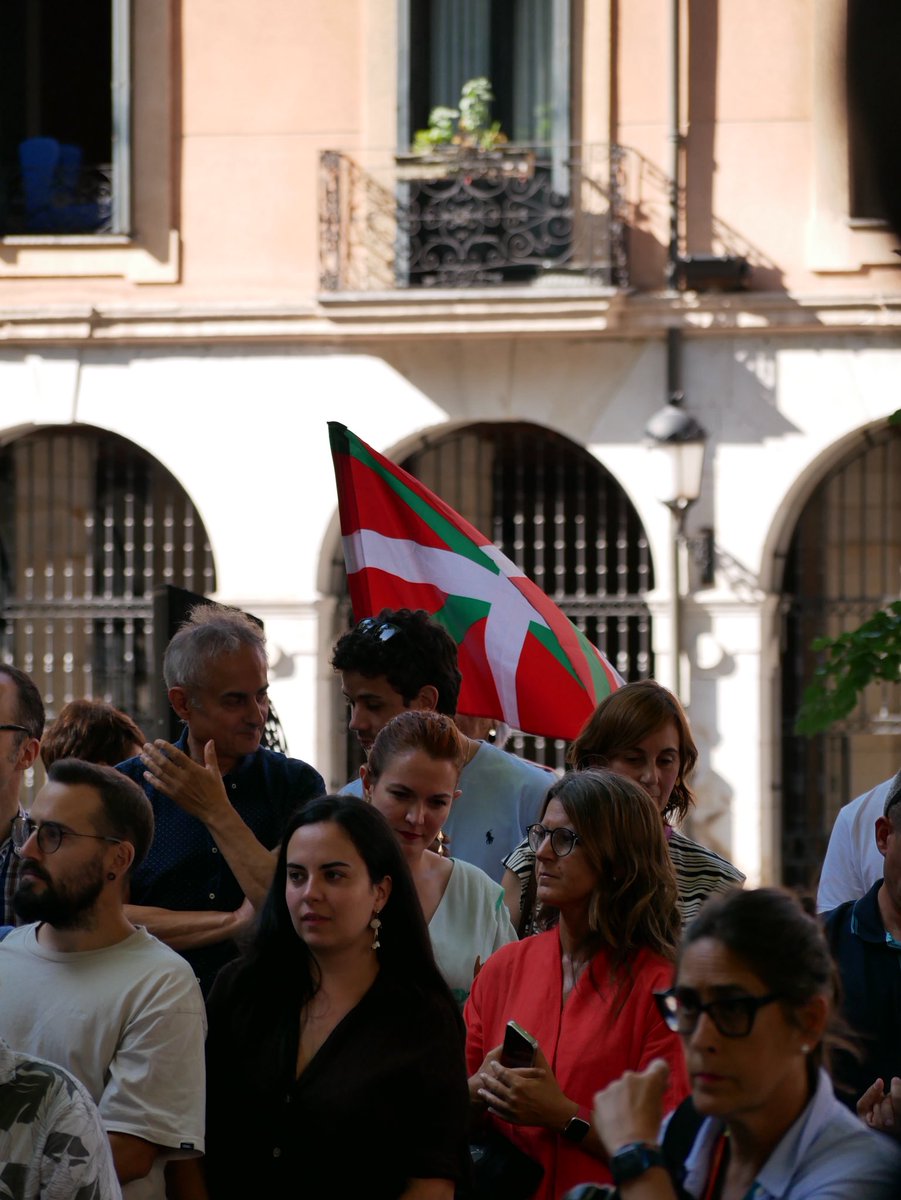 euzkogaztedi's tweet photo. ⛓️‍💥 Herri hau askatzeko tresna gara.

🟩 Konplexurik gabe eta harrotasunez alderdia indartzen jarraituko dugu!

👉 Alderdiaren 131 urteurrena.

.
.
.

#euzkogaztedi #euzkadi #eajpnv https://t.co/5Xciv6bvv9