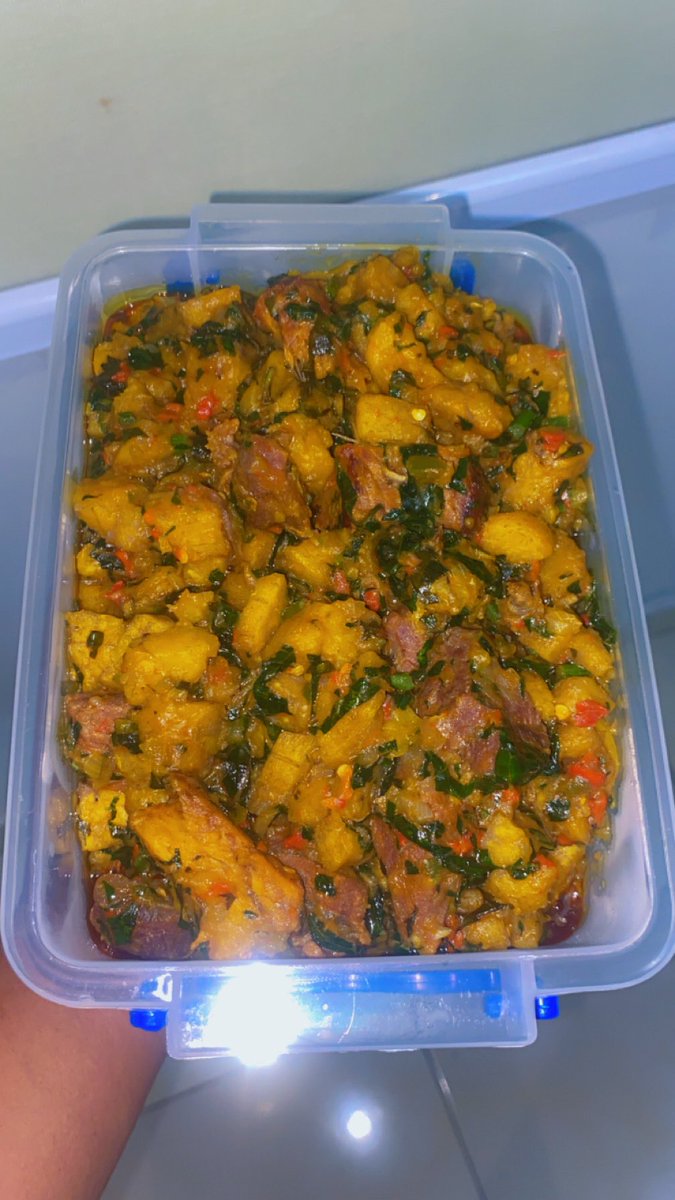 umimieats's tweet photo. Don't just scroll... order something delicious today. Umimi has got you covered with fresh, flavour packed meals made just the way you like them. Send us a DM today and let’s satisfy those cravings 🥰📞 #umimieats #umimi https://t.co/Qzgs2AqVkQ