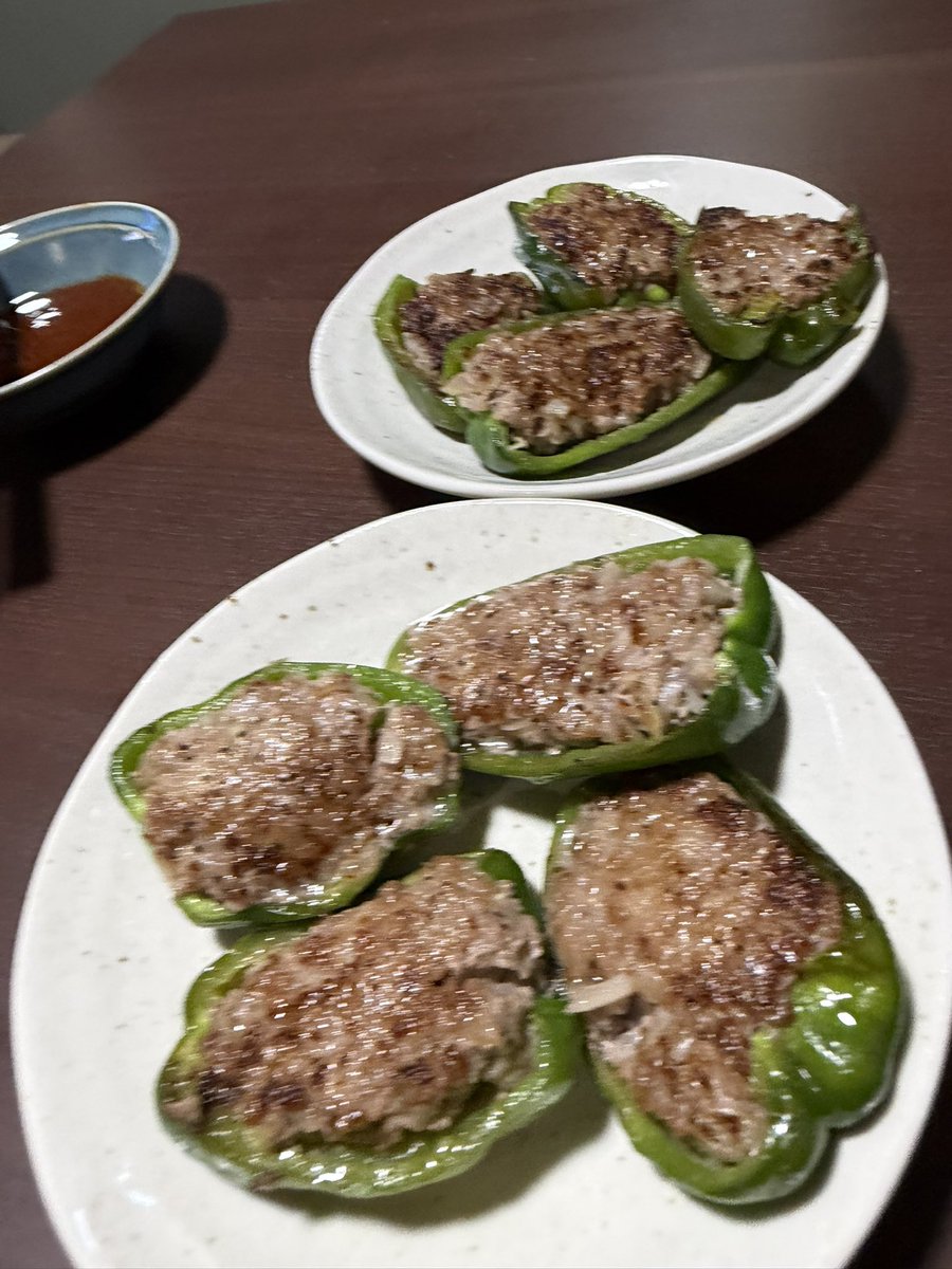 oyuki2491's tweet photo. おゆき気管支炎になってダウンしてるから相方作ってくれたんだけどあれ？わいより上手いな？なんで剥がれてないんだ？w https://t.co/q9Q1xVf363