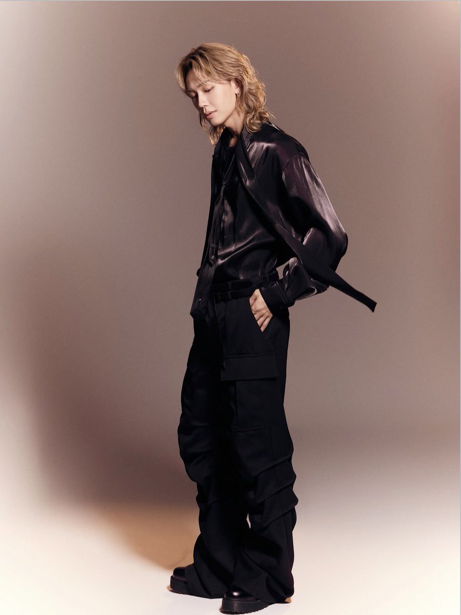 randomilhoon tweet picture