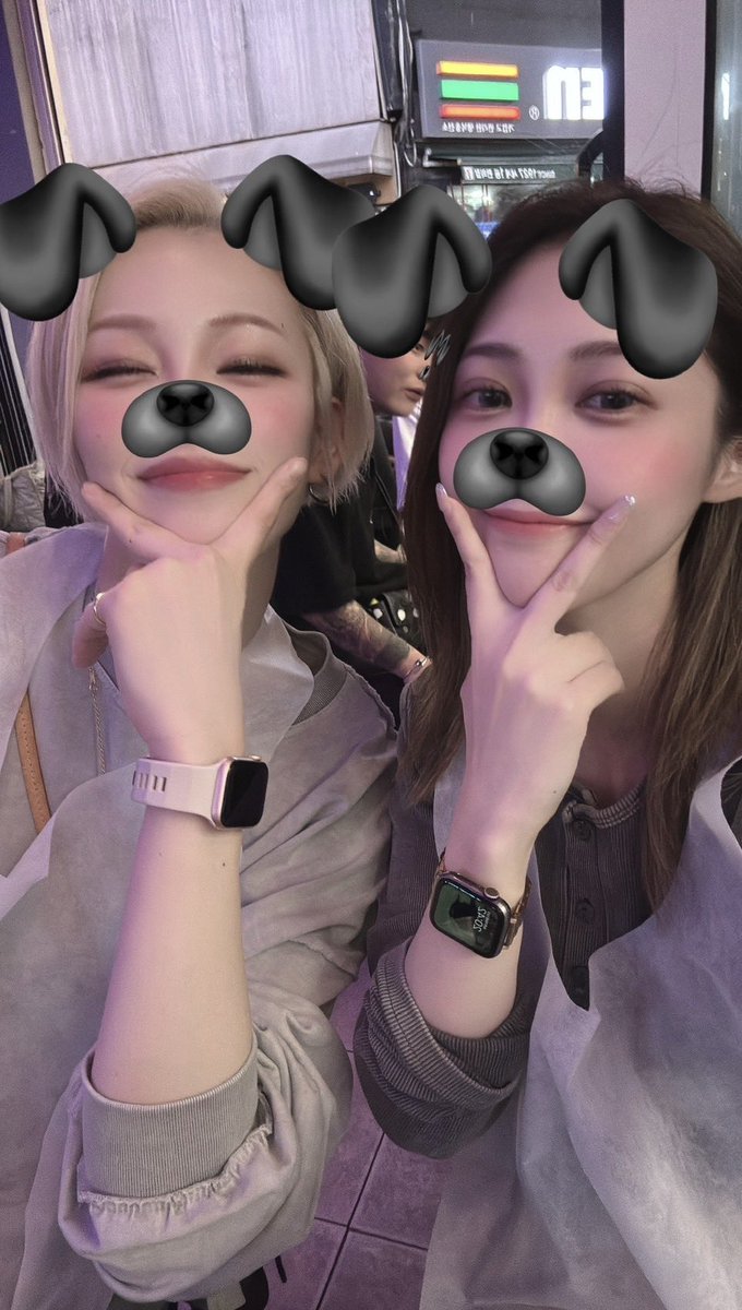 BombxBomb326's tweet photo. 7/29（水）
23:00 ▷ OPEN 🏳️‍🌈

あゆながお待ちしてます🥳
今宵もよろしくお願いします💣💥💥 https://t.co/sPCt2XSPuL