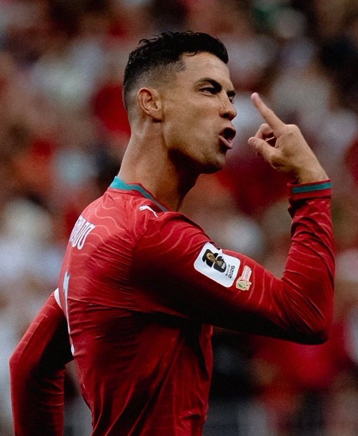 TouchnineX_'s tweet photo. 🚨📊 𝗔𝗠𝗔𝗭𝗜𝗡𝗚 𝗦𝗧𝗔𝗧: If you score 1 penalty each month of the year for 2 consecutive decades, you would have 240 penalties. Meanwhile Cristiano Ronaldo has 247 penalties. 🤯🐫

Insane Penaltivity ✅⚽ https://t.co/VRA8xXbcXL