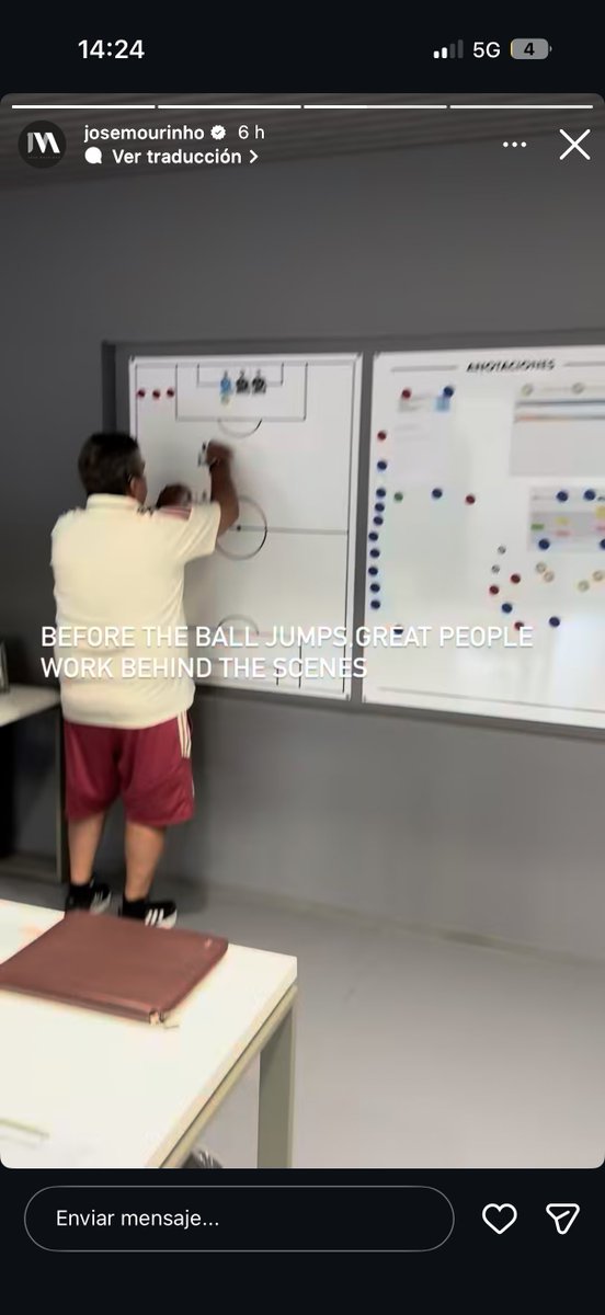 pablonost's tweet photo. Mourinho durmiendo en Valdebebas y trabajando desde primera hora para regalarnos una temporada inolvidable. 

Imposible no quererle. https://t.co/bEWt78Xjx7