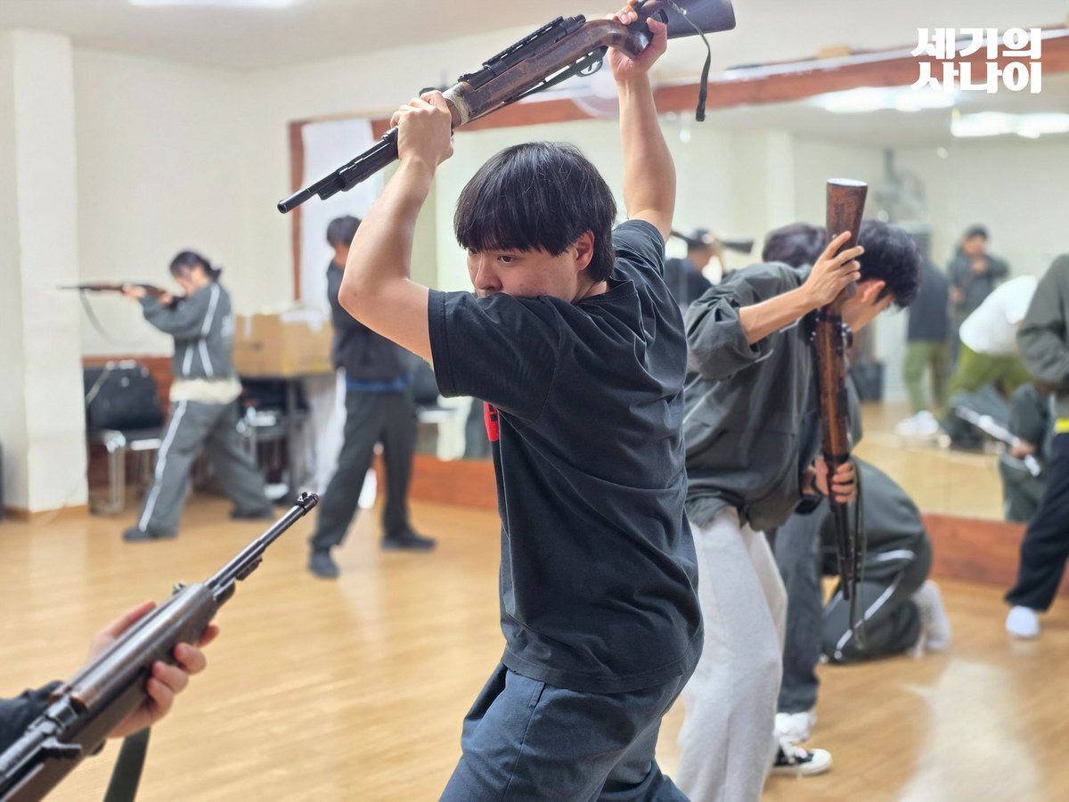 mjlapupu's tweet photo. ��극 #세기의사나이 배우들의
연습사진을 담아왔습니다 !! 📸 ③

곧 만날 관객여러분들을 위해
배우들은 오늘도 열연중 😉🩵

우리는 8월 극장에서 만나요 🎭💨

🗓 2026.08.14 - 08.15
📍 예매 : NOL티켓, 강동아트센터 홈페이지

#연극 #극단명작옥수수밭 #공연 #연극세기의사나이 https://t.co/l8PSDTjtES