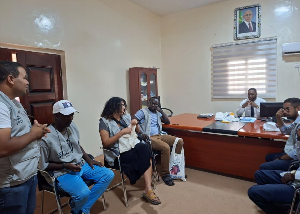 UNODC_WCAfrica's tweet photo. 🇲🇷Mauritanie: après Chami, la caravane de sensibilisation est à #Atar! À l’approche de la Journée mondiale de lutte contre la traite @UNODC_WCAfrica gvt & société civile unis pr prévenir les risques de recrutement en ligne & d’escroquerie #EndHumanTrafficking #BlueHeartCampaign💙 https://t.co/3nBkriBBqh